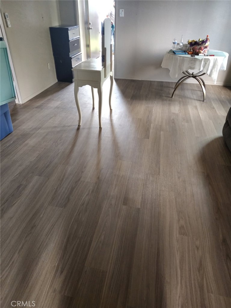 809 South B Street Madera, CA 93638 - Photo 6 of 20 a view of a furniture in a room