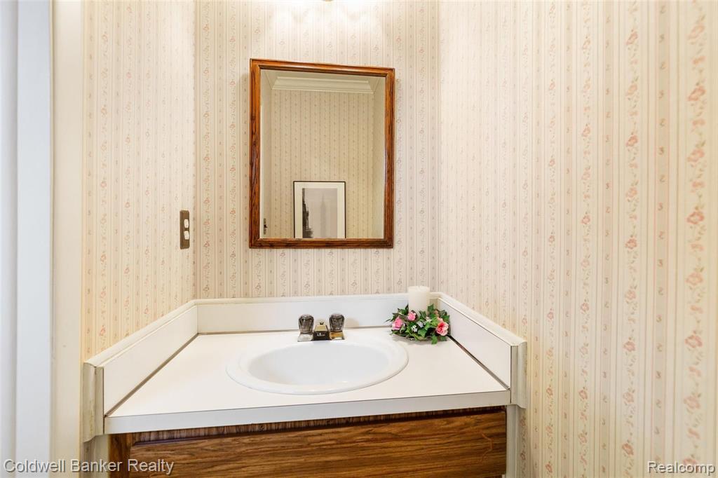 128 Manor Way, Unit 75 Rochester Hills, MI 48309 - Photo 10 of 35