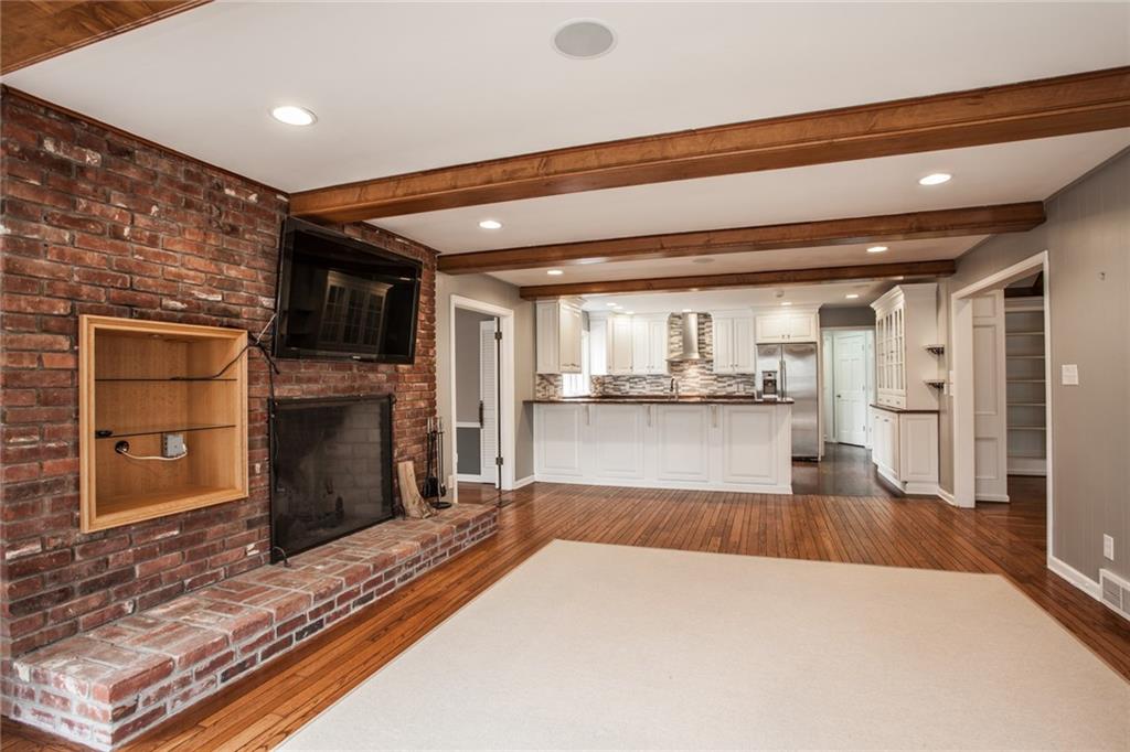 8111 Spring Mill Road Indianapolis, IN 46260 - Photo 14 of 29 Gallery Image 14
