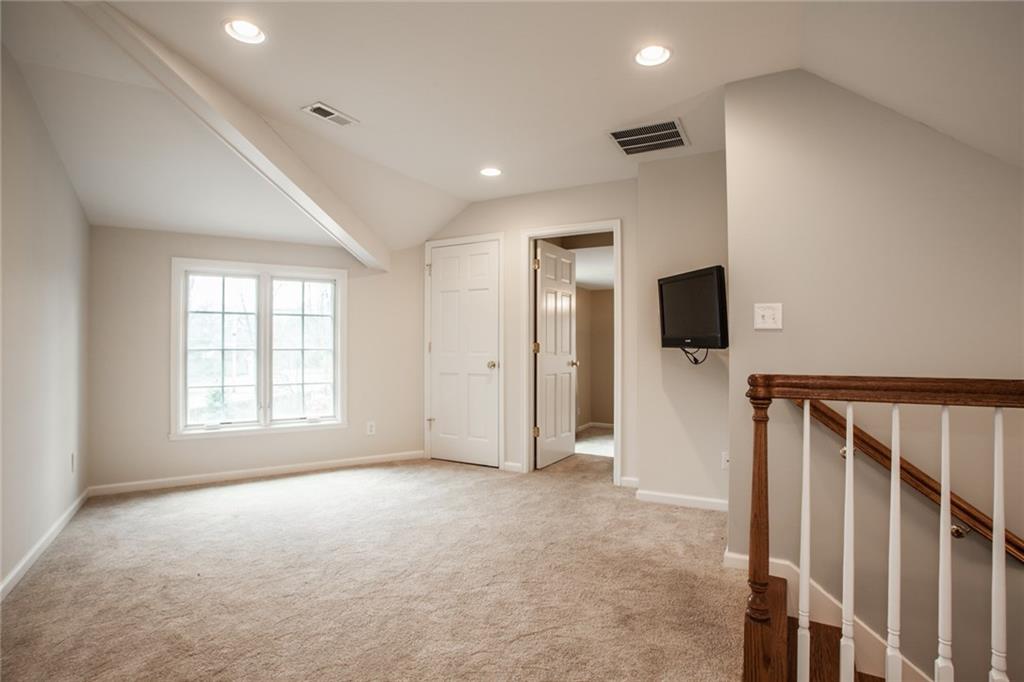 8111 Spring Mill Road Indianapolis, IN 46260 - Photo 22 of 29 Gallery Image 22