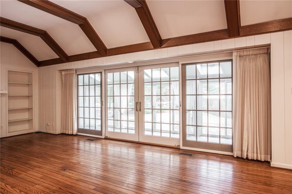 8111 Spring Mill Road Indianapolis, IN 46260 - Photo 7 of 29 Gallery Image 7