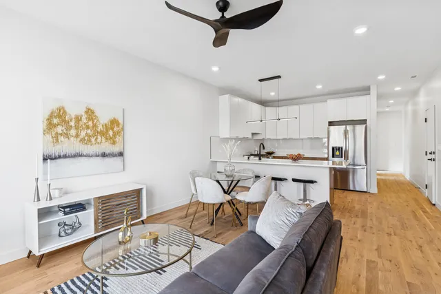 $1,285,000 | 4206 South Calumet Avenue, Chicago, IL 60653