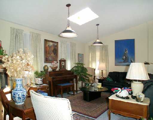35 Steere Road Smithfield, RI 02828 - Photo 3 of 5 Other.