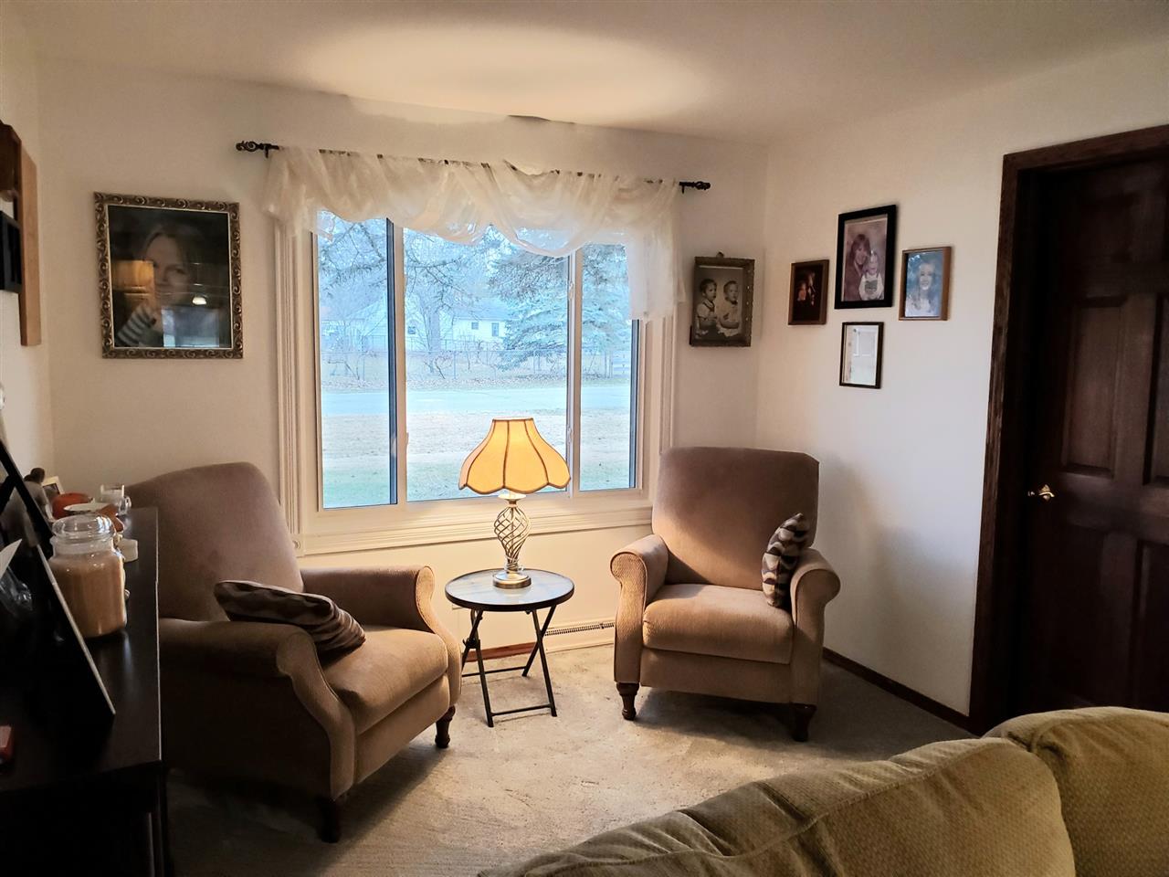 1152 Alton Road Flint, MI 48507 - Photo 13 of 52 Sitting Area