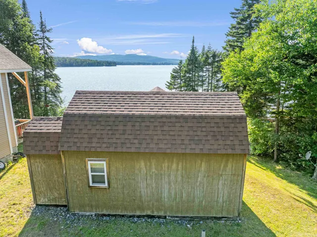 $324,900 | 221 Beach Road, Pittsburg, NH 03592