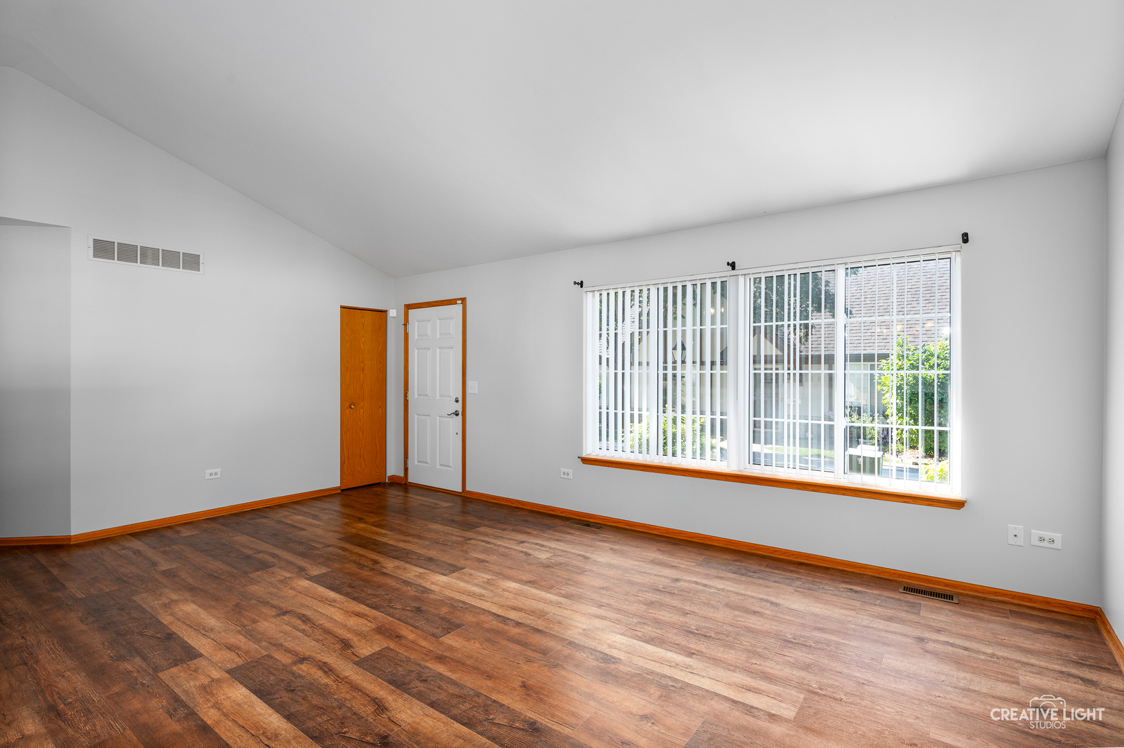 1694 Willow Cir Drive Crest Hill, IL 60403 - Photo 4 of 14