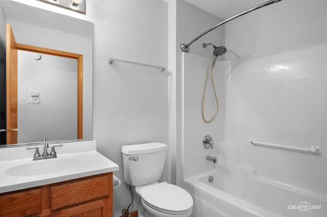 $240,000 | 1694 Willow Cir Drive, Crest Hill, IL 60403