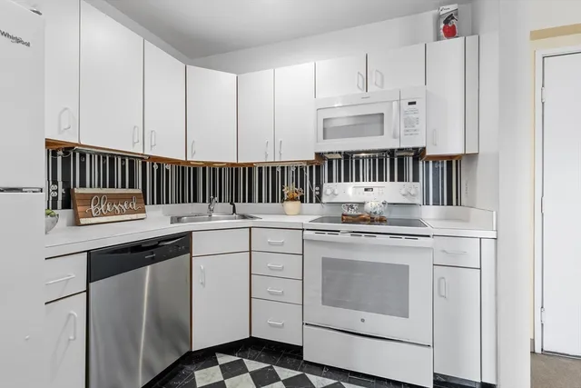 $429,900 | 500 Washington Street, Unit 201, Quincy, MA 02169