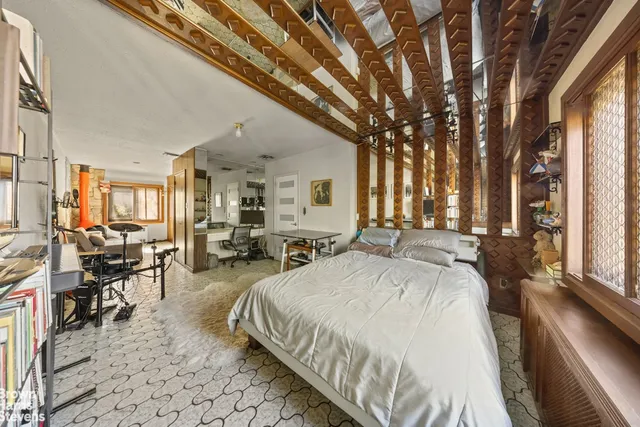 $899,000 | 75-45 Furmanville Avenue | Middle Village