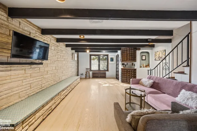 $899,000 | 75-45 Furmanville Avenue | Middle Village