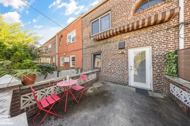 $899,000 | 75-45 Furmanville Avenue | Middle Village