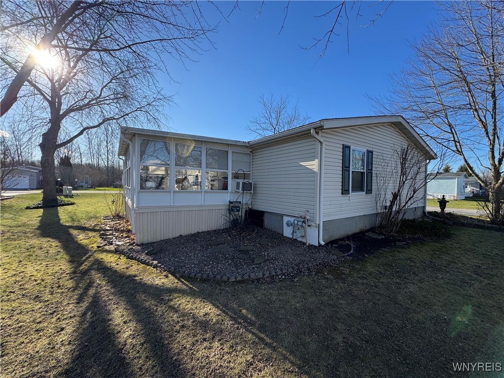 6253 Corwin Station Newfane, NY 14108 - Photo 3 of 18