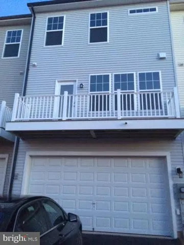 $2,750 | 25631 Pleasant Valley Road, Chantilly, VA 20152