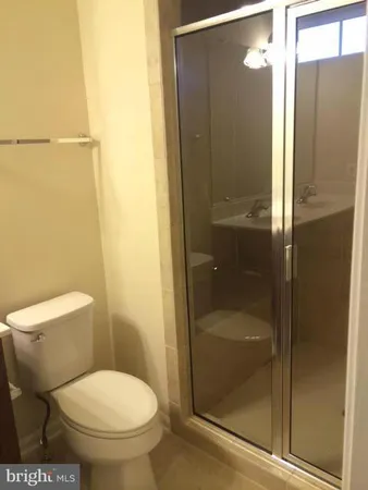 $2,750 | 25631 Pleasant Valley Road, Chantilly, VA 20152