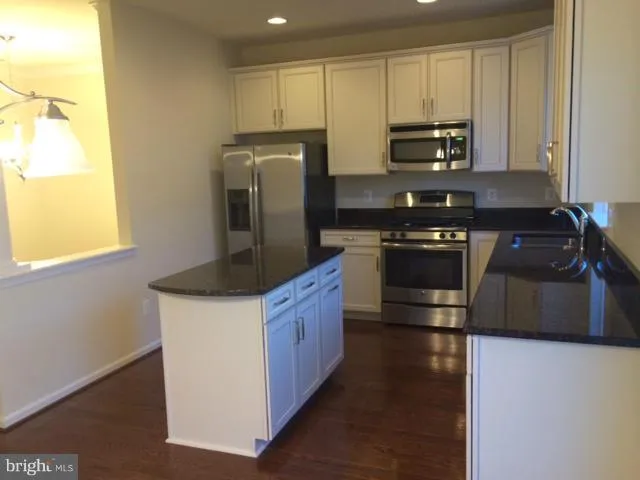 $2,750 | 25631 Pleasant Valley Road, Chantilly, VA 20152