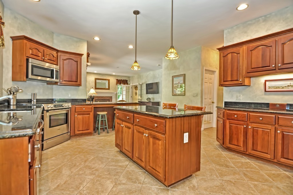9 Leonard Road Mendon, MA 01756 - Photo 17 of 30 Gallery Image 17
