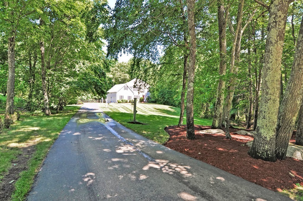 9 Leonard Road Mendon, MA 01756 - Photo 3 of 30 Gallery Image 3