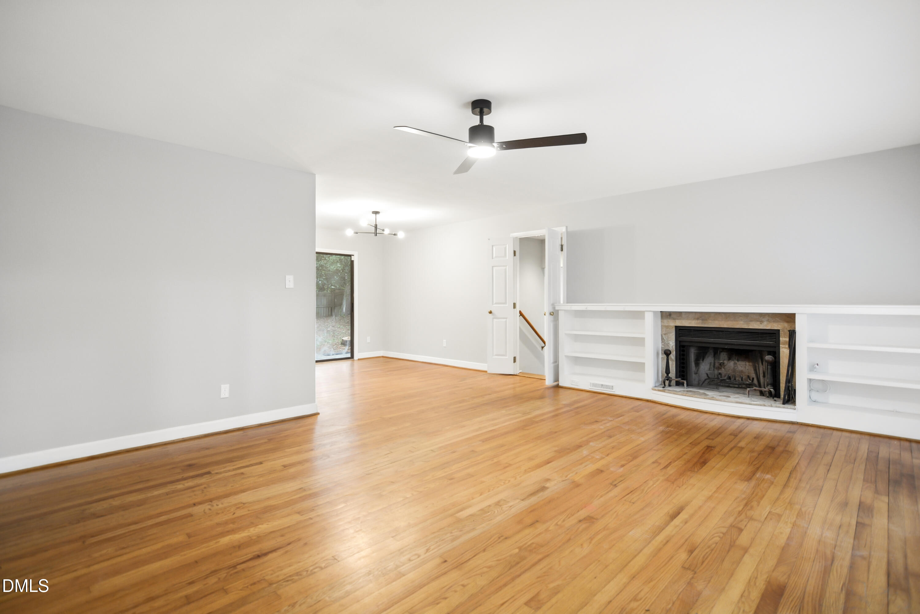 3408 Cherry Lane Raleigh, NC 27607 - Photo 3 of 26 03