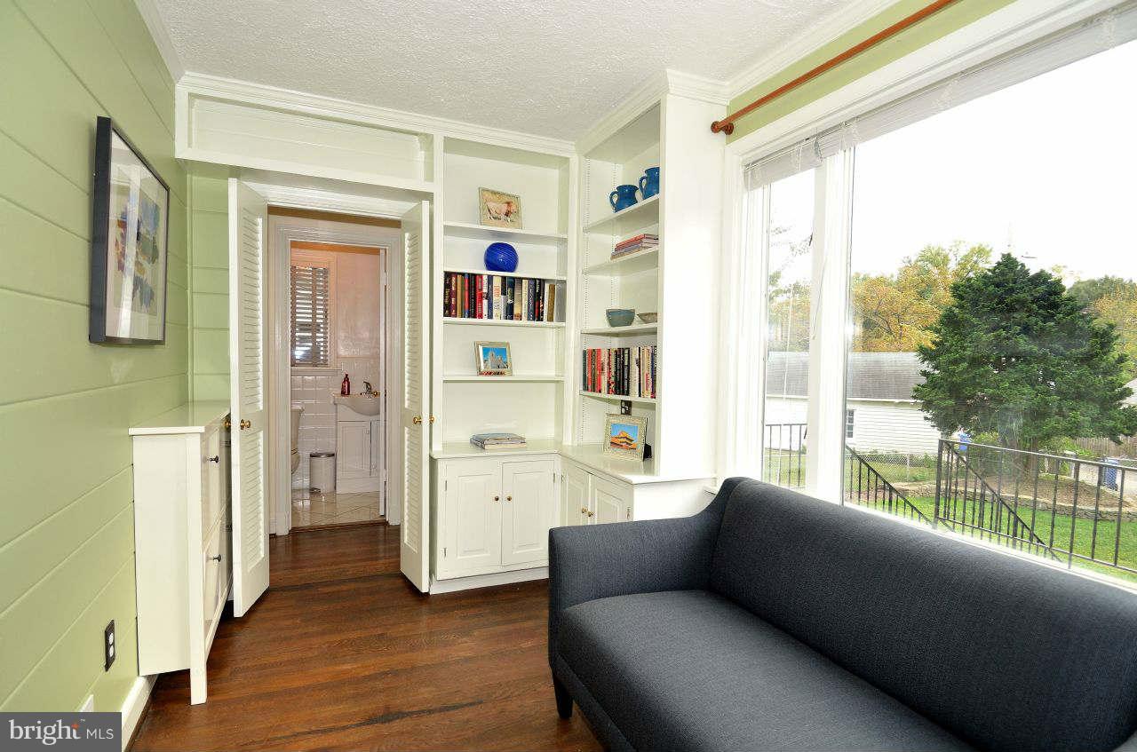 4406 River Road Northwest Washington, DC 20016 - Photo 13 of 30 Den/Library