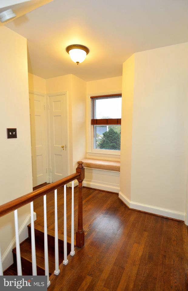 4406 River Road Northwest Washington, DC 20016 - Photo 15 of 30 Upper level landing