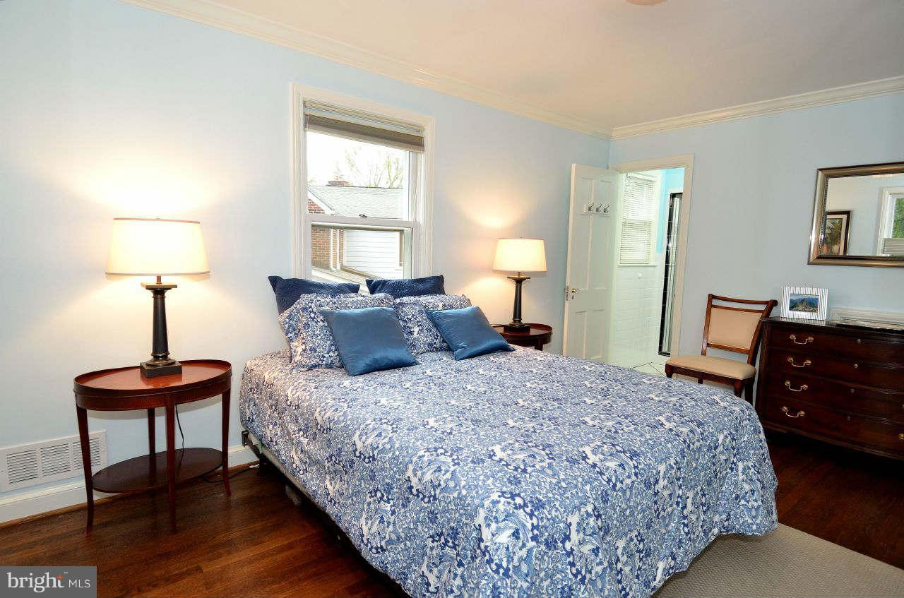 4406 River Road Northwest Washington, DC 20016 - Photo 17 of 30 Bedroom (Master)