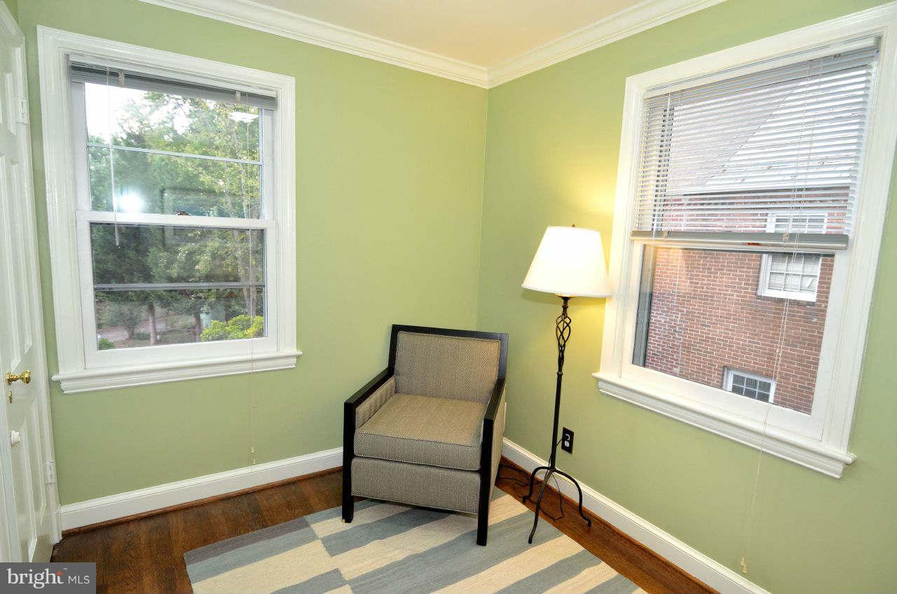 4406 River Road Northwest Washington, DC 20016 - Photo 23 of 30 Bedroom #3