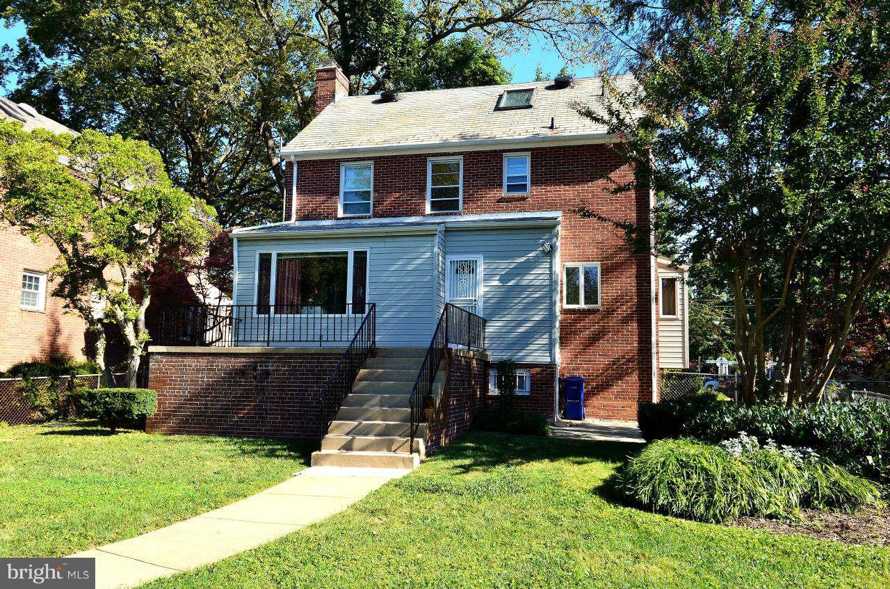 4406 River Road Northwest Washington, DC 20016 - Photo 30 of 30 Rear yard