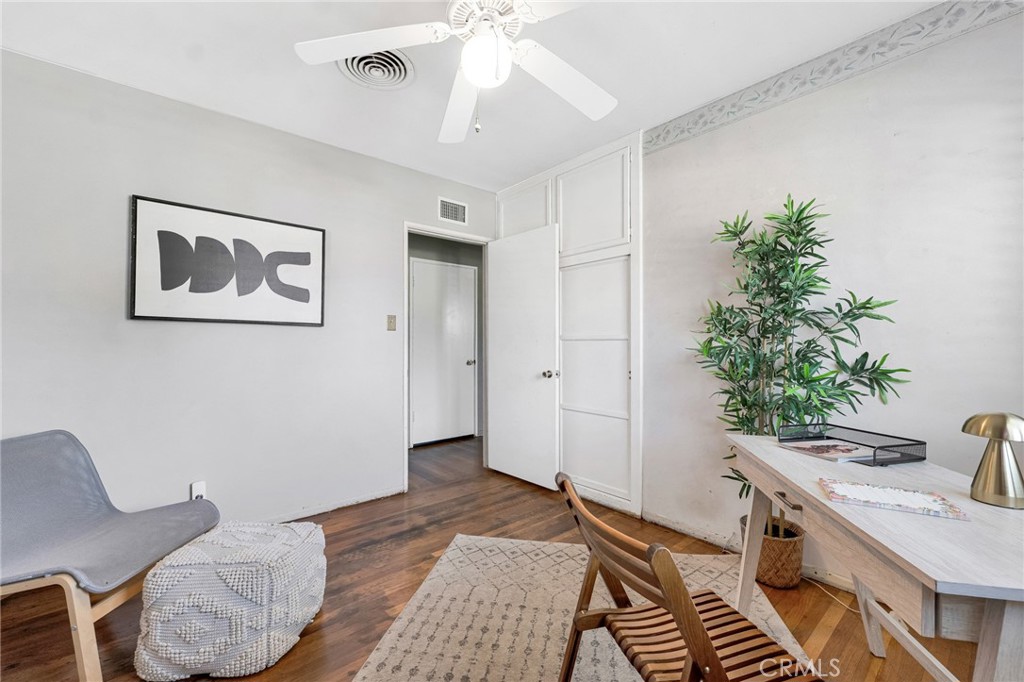 630 Uclan Drive Burbank, CA 91504 - Photo 18 of 41 a room with furniture and a potted plant