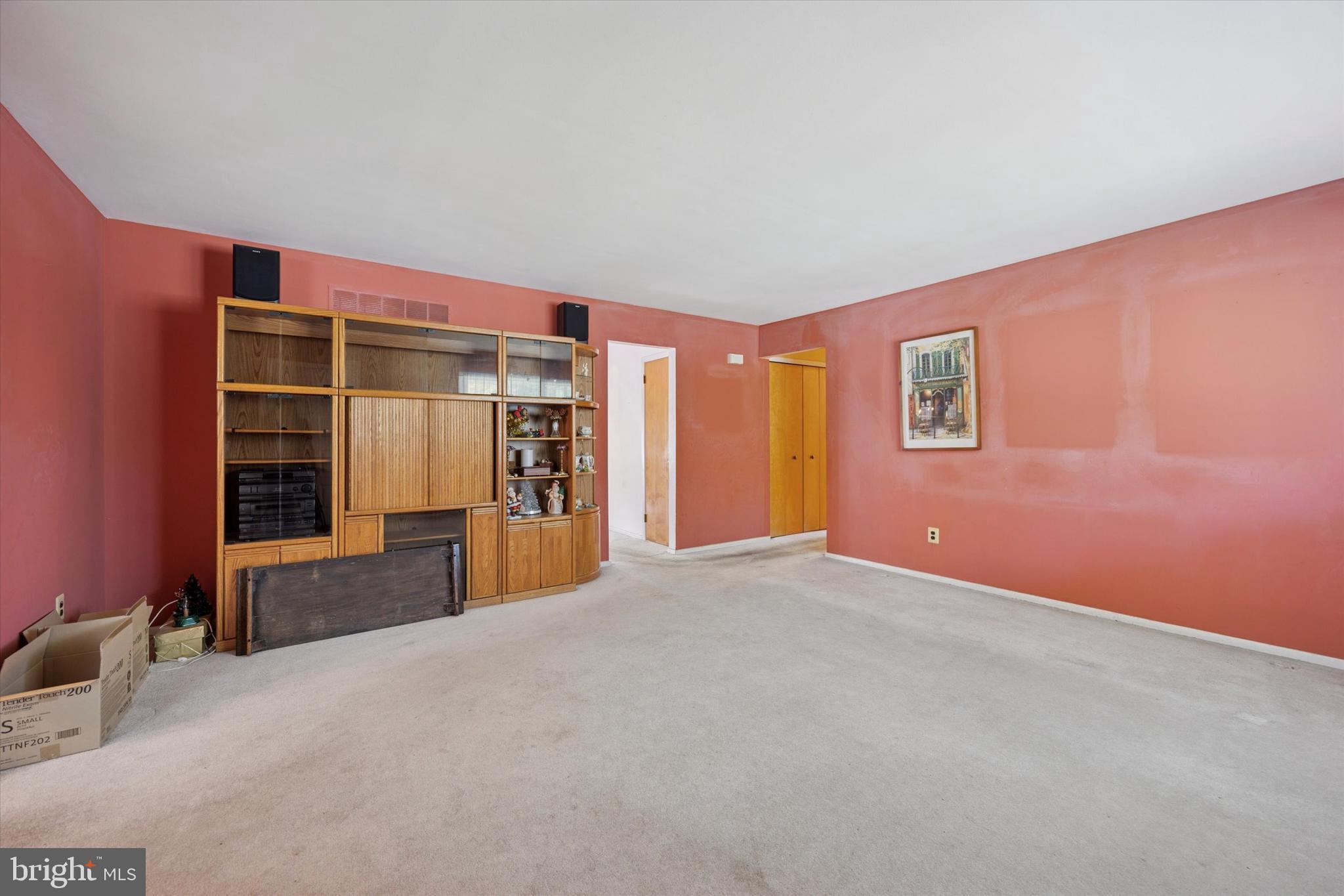 647 Glendale Road Havertown, PA 19083 - Photo 4 of 35 Gallery Image 4