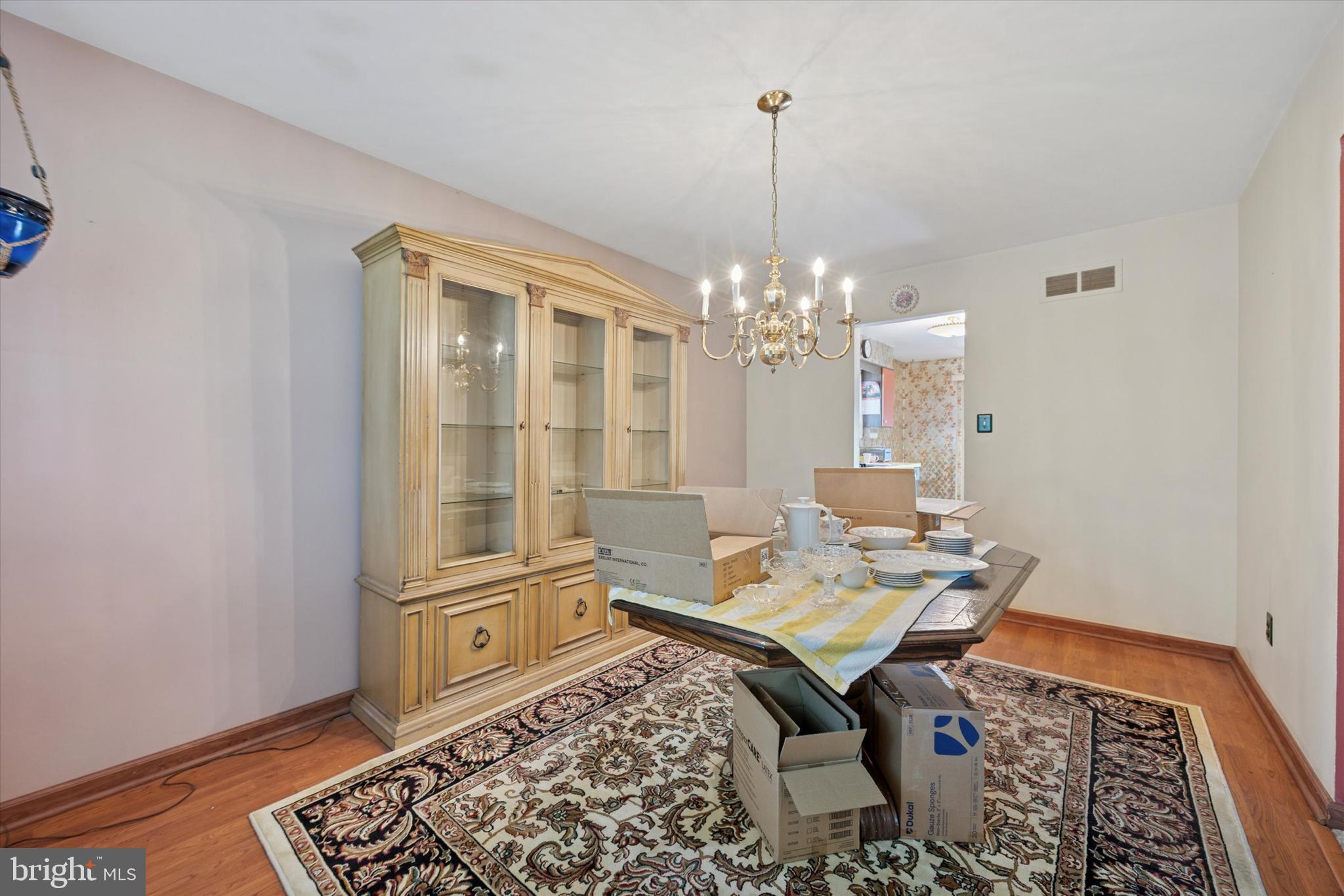 647 Glendale Road Havertown, PA 19083 - Photo 8 of 35 Gallery Image 8