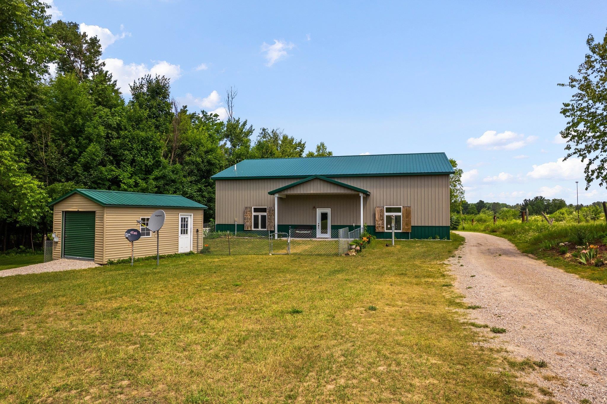 8157 Crisp Road Williamsburg, MI 49690 - Photo 7 of 38 1913028-6.JPG