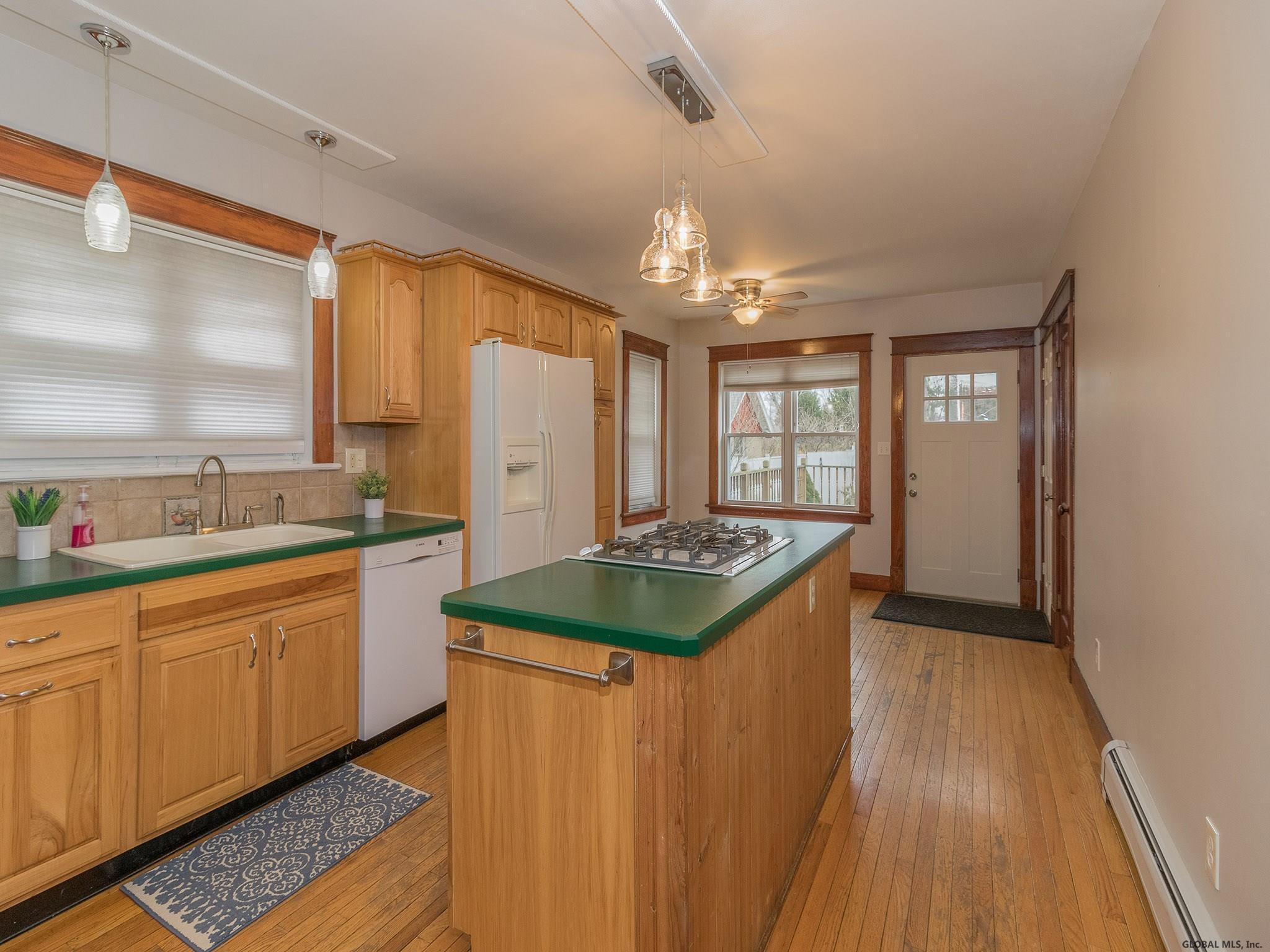 18 Russell Road Colonie, NY 12205 - Photo 5 of 32 Photo 5