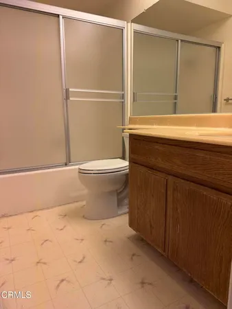 a bathroom with a toilet