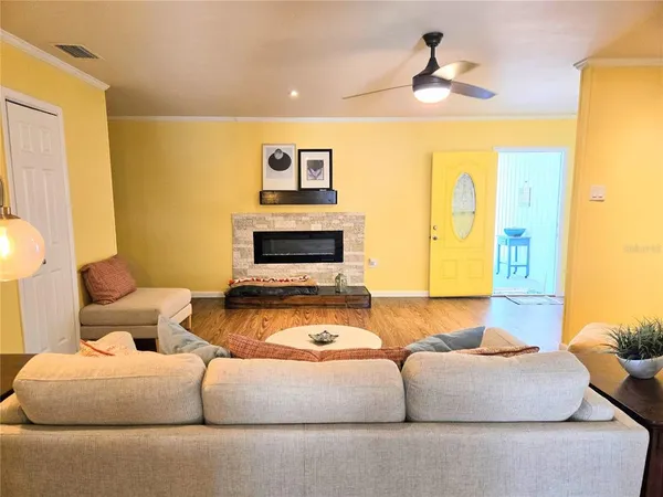 $299,000 | 506 East Gottsche Avenue, Eustis, FL 32726