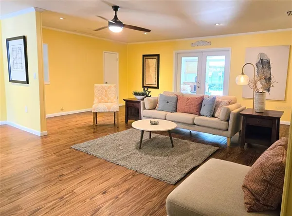 $299,000 | 506 East Gottsche Avenue, Eustis, FL 32726