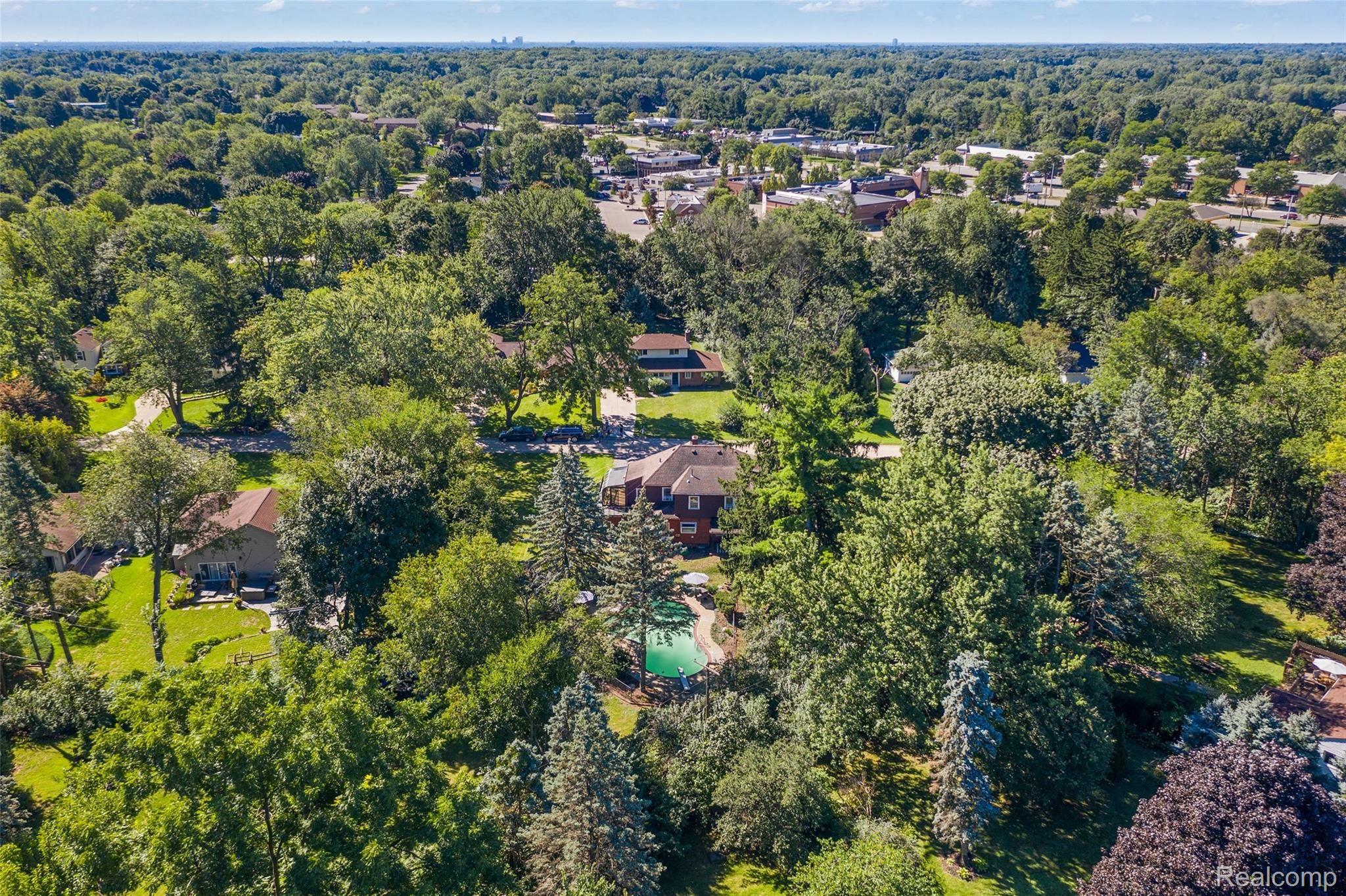 85 Barrington Road Bloomfield Hills, MI 48302 - Photo 45 of 45 85 Barrington - Rear View
