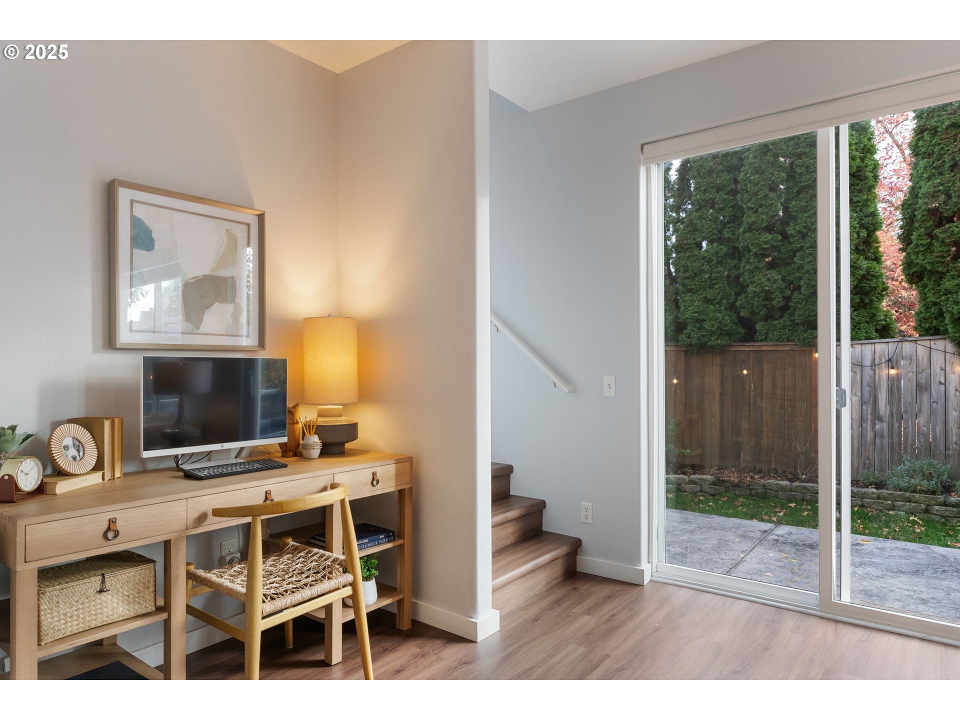 18186 Southwest Strathmoor Street Beaverton, OR 97007 - Photo 7 of 35 a workspace with furniture and window