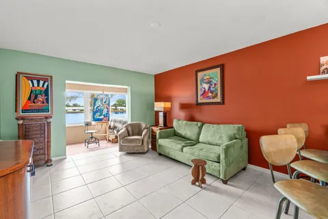 $210,000 | 1118 Lake Terrace, Unit 217H, Boynton Beach, FL 33426