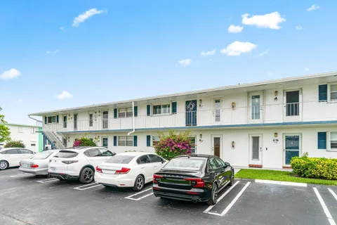 $210,000 | 1118 Lake Terrace, Unit 217H, Boynton Beach, FL 33426