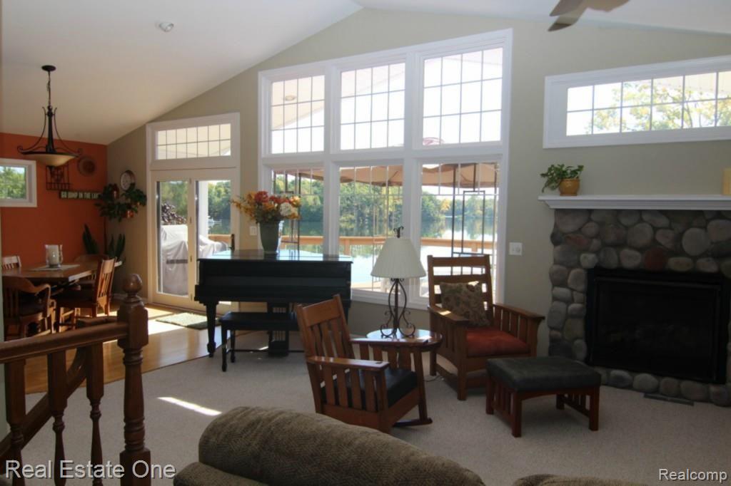 8505 Waumegah Road Clarkston, MI 48348 - Photo 5 of 18 IMG_1055 (1280x853).jpg