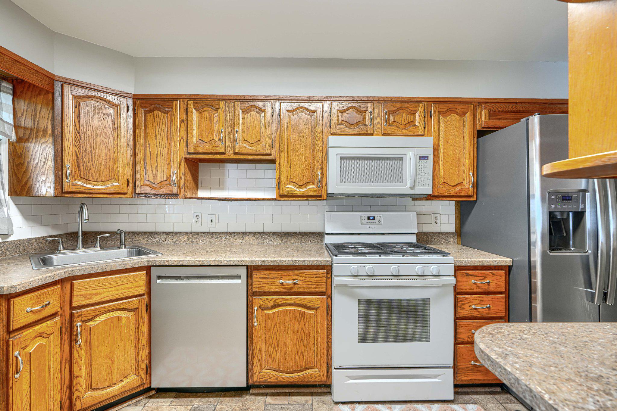 7804 Harold Road Baltimore, MD 21222 - Photo 3 of 16