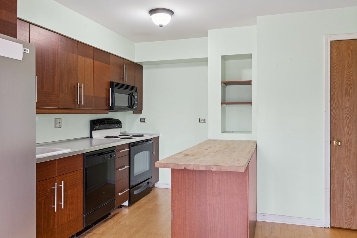 1344 South Lorraine Road, Unit C Wheaton, IL 60189 - Photo 4 of 22