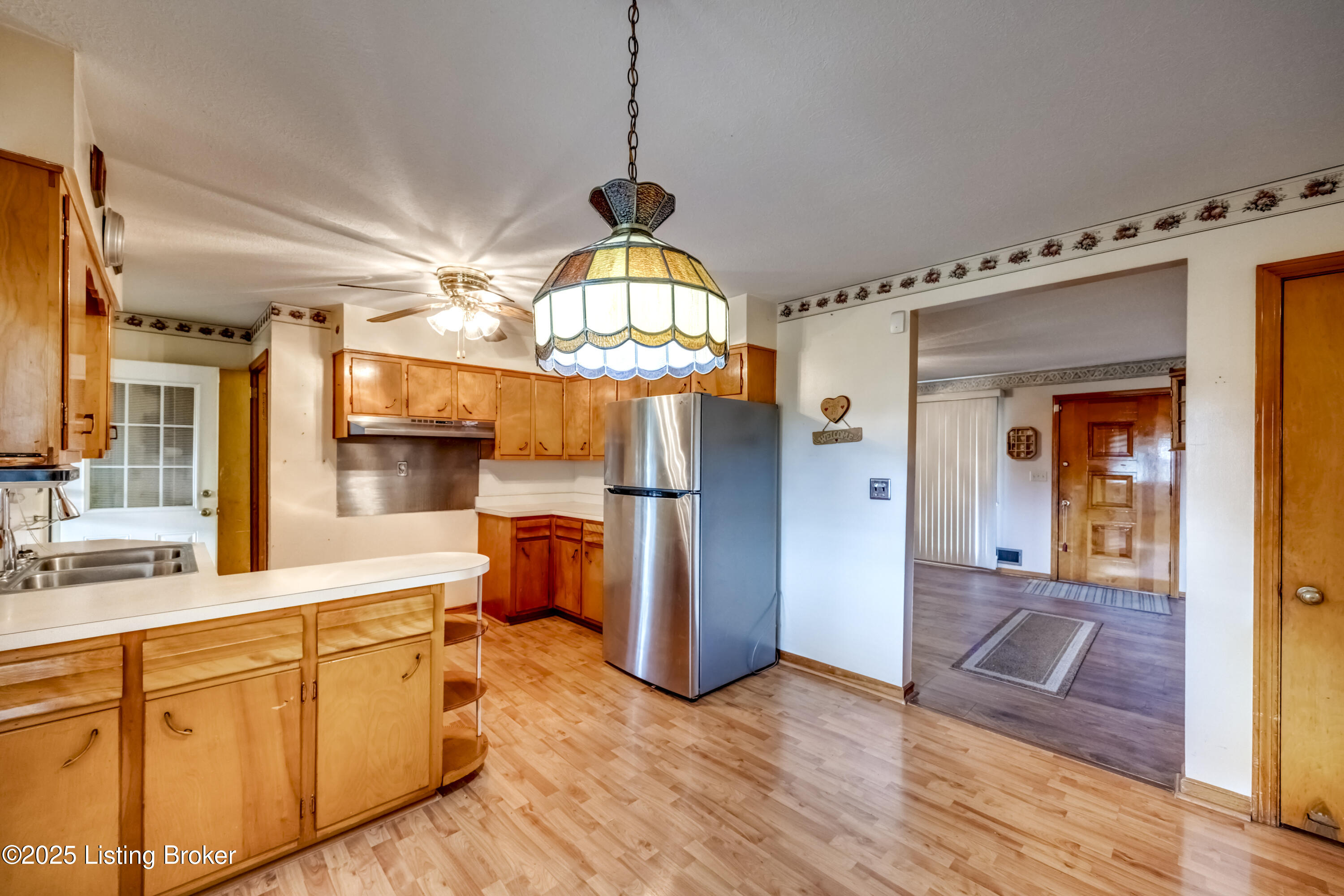 8209 Terry Road Louisville, KY 40258 - Photo 11 of 64 Large Eat in Kitchen