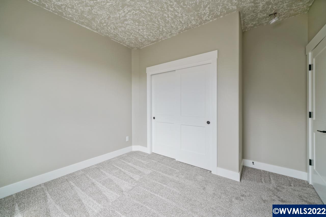 1621 Southwest Ellis Street Dallas, OR 97338 - Photo 11 of 34 Gallery Image 11