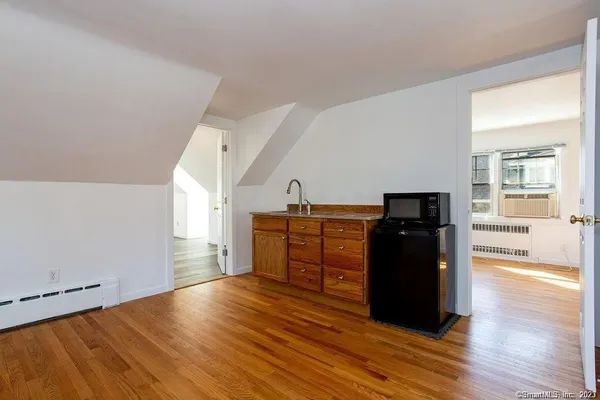$1,700 | 12 Dunham Road, Unit B, Canton, CT 06019