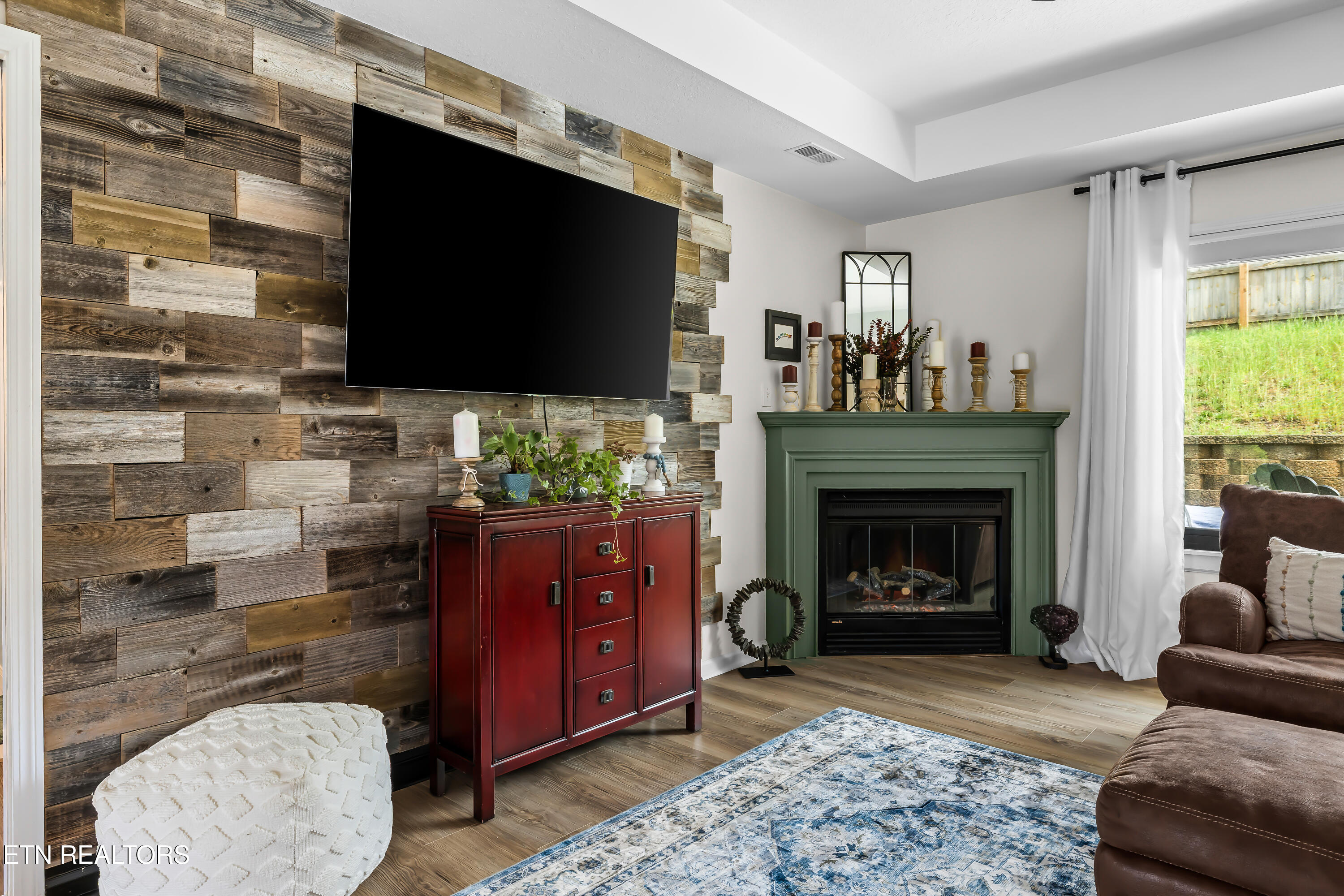 103 Rouen Court Maryville, TN 37801 - Photo 5 of 33 Accent Wall in Living Room