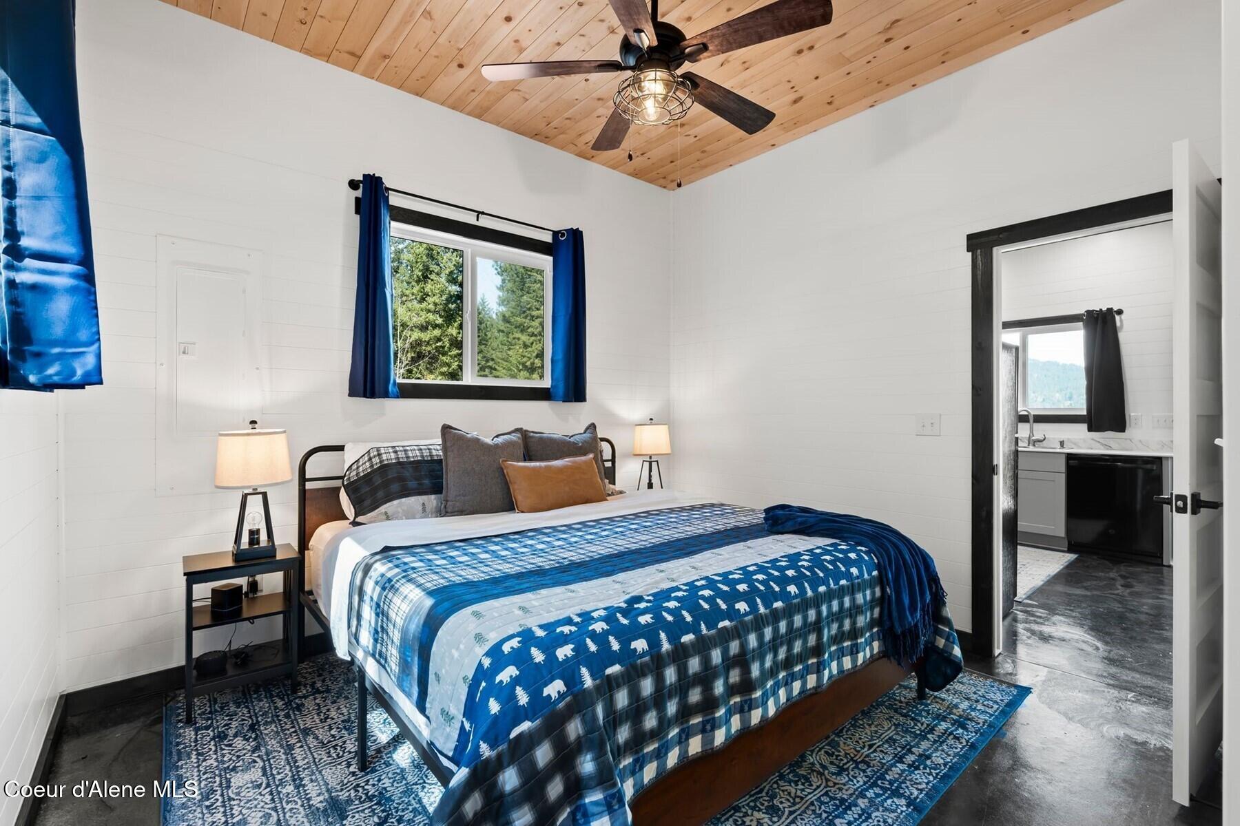 247 Living Waters Way Priest River, ID 83856 - Photo 12 of 29 Guest room 1