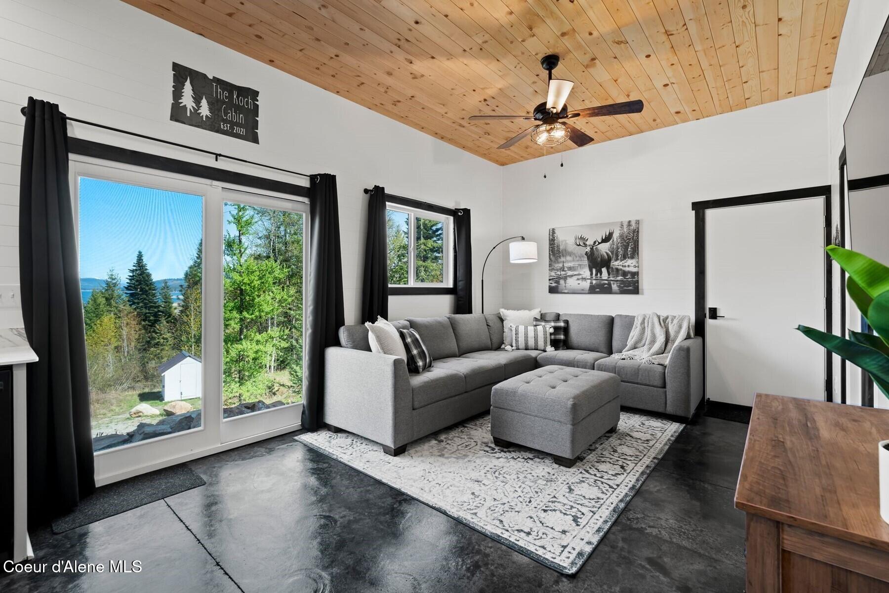 247 Living Waters Way Priest River, ID 83856 - Photo 5 of 29 Living room