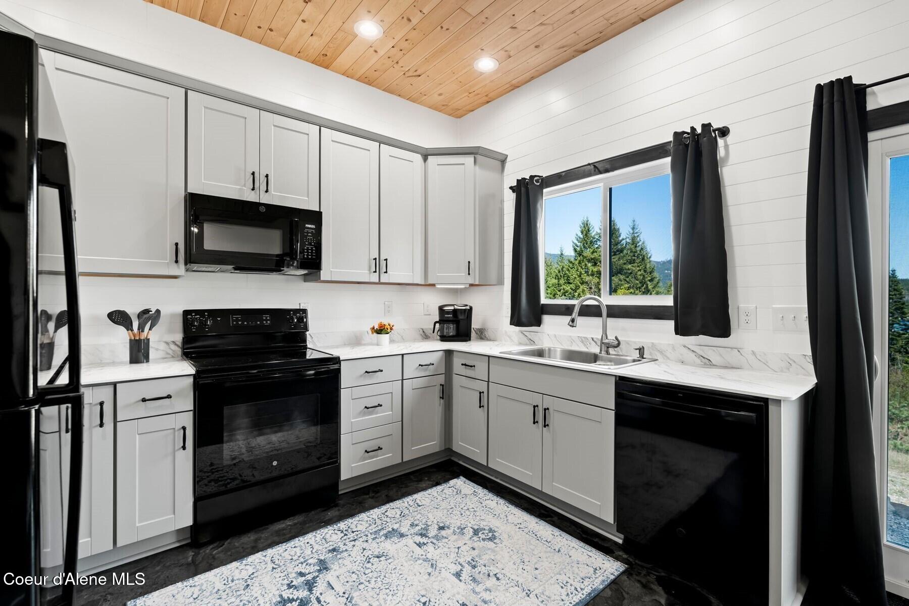 247 Living Waters Way Priest River, ID 83856 - Photo 6 of 29 Kitchen