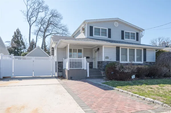 $1,075,000 | 2854 Clarendon Road, Oceanside, NY 11572